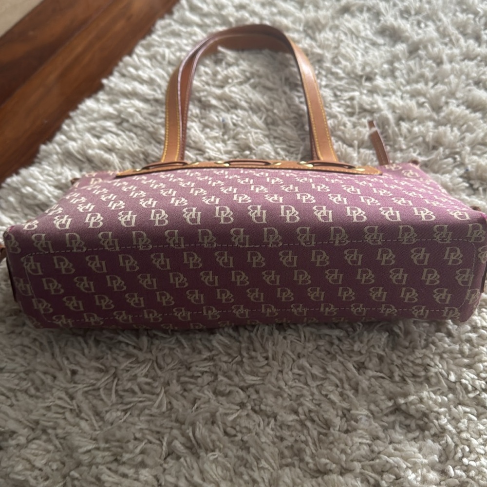 Dooney and Bourke pink satchel - Picture 3 of 7